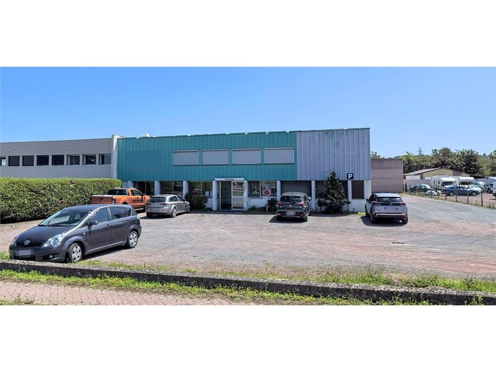LOCAL COMMERCIAL AVEC FORTE VISIBILITÉ  Nous vous