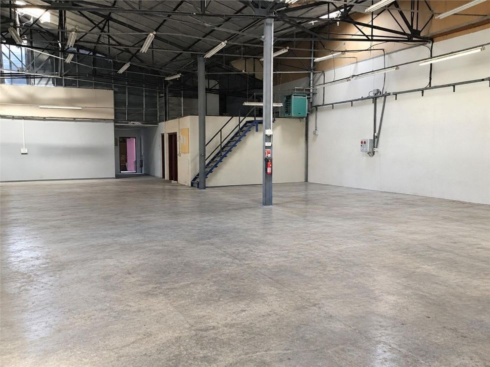 À LOUER : Local d'activité de 520 m² dans un parc