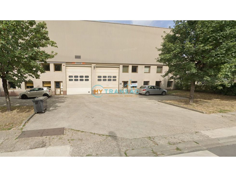 Local d''activité 542m² à Louer Z.I DES CHANOUX N