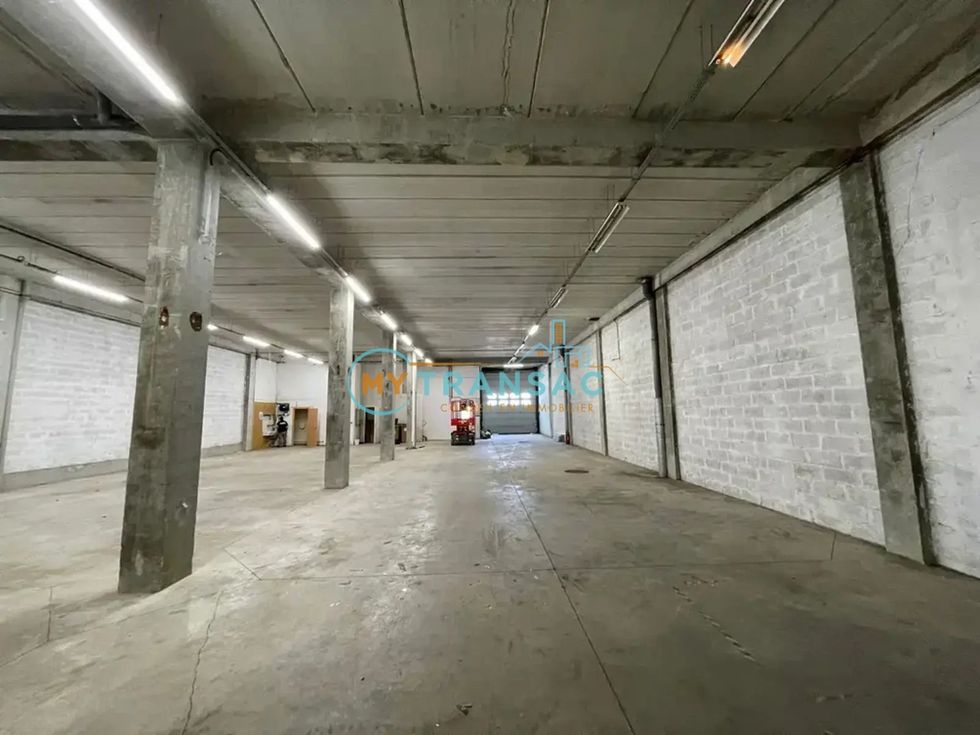Local d''activité 542m² à Louer Z.I DES CHANOUX N