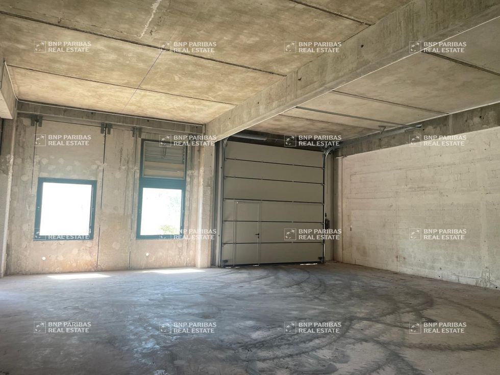 292 m² pour ce activité en location à Vitrolles