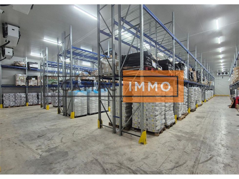 Location Entrepôt 117 m² non divisibles