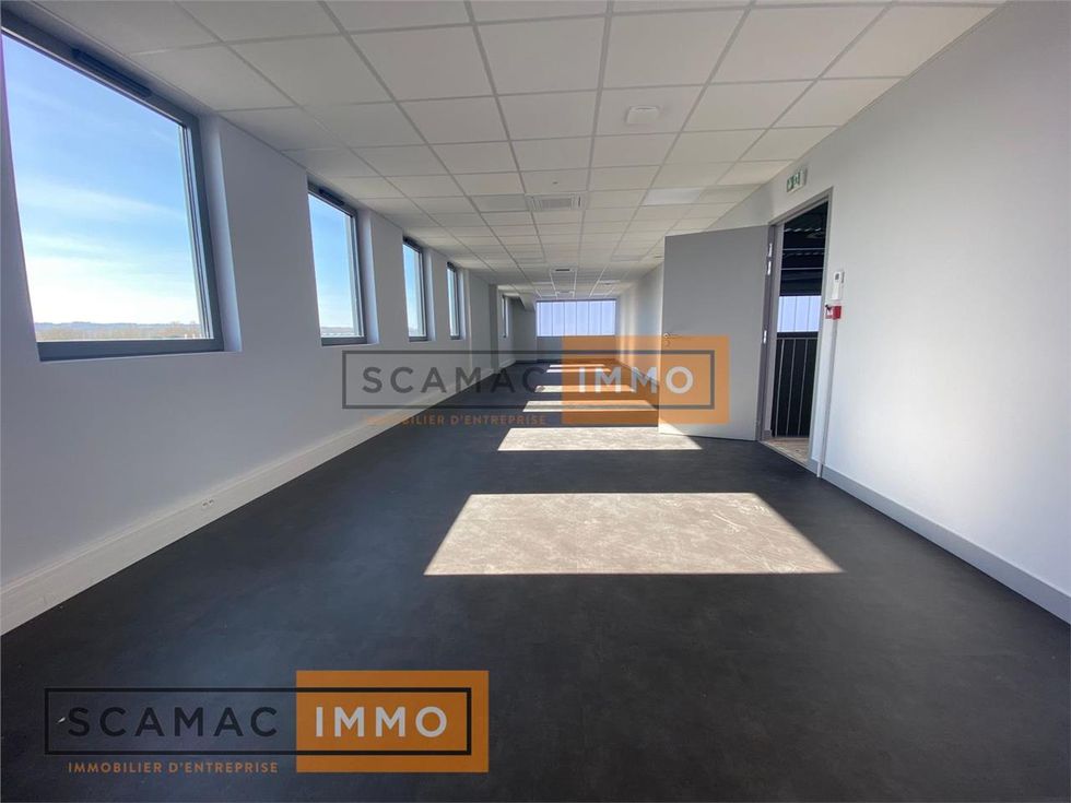 Location Bureaux 112 m² non divisibles