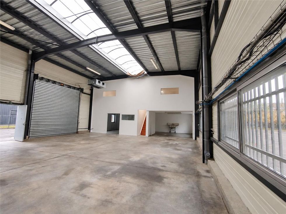 OCTOPUS IMMOBILIER vous propose deux lots d'activ