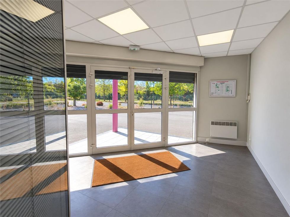 À Blagnac, bâtiment indépendant à vendre de 1 227