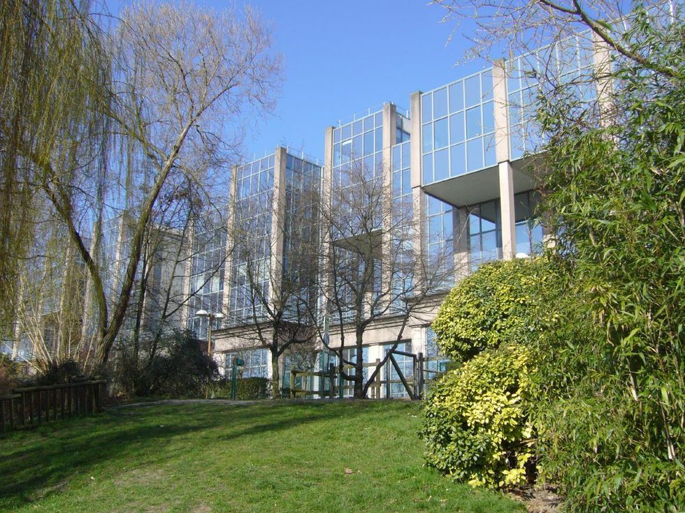 Location Bureaux 560 m² non divisibles 93360 Neuilly-plaisance