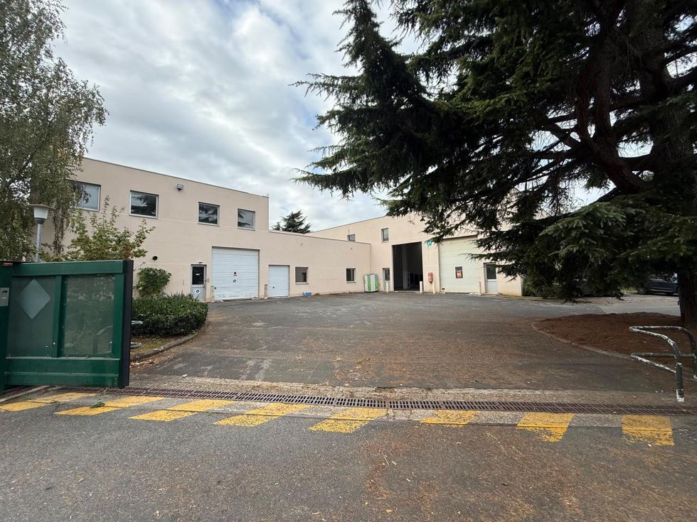 Vente Activité 2763 m² non divisibles 92000 Nanterre