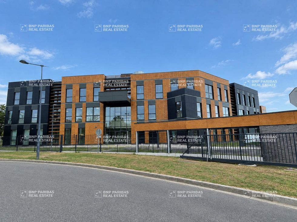 Location Bureaux 461.6 m² divisibles 45160 Olivet