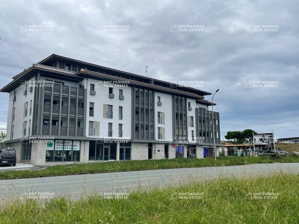 283 m² pour ce local commercial en vente à Anglet