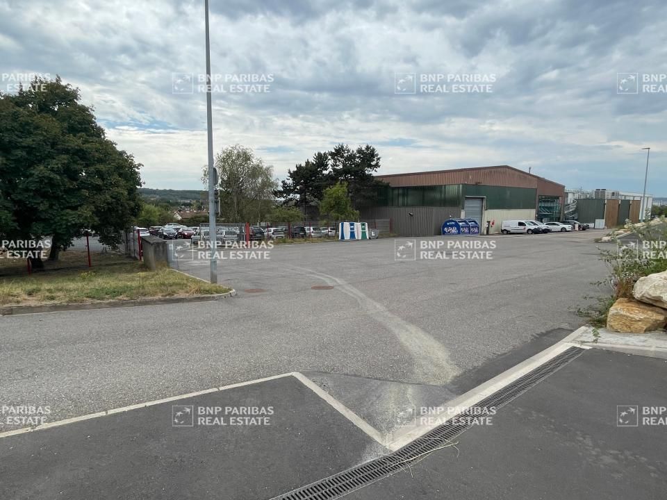460 m² pour ce local commercial en location à Seichamps