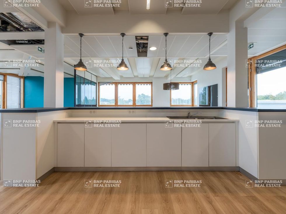 1893 m² pour ce bureaux en vente à Chatenay malabry