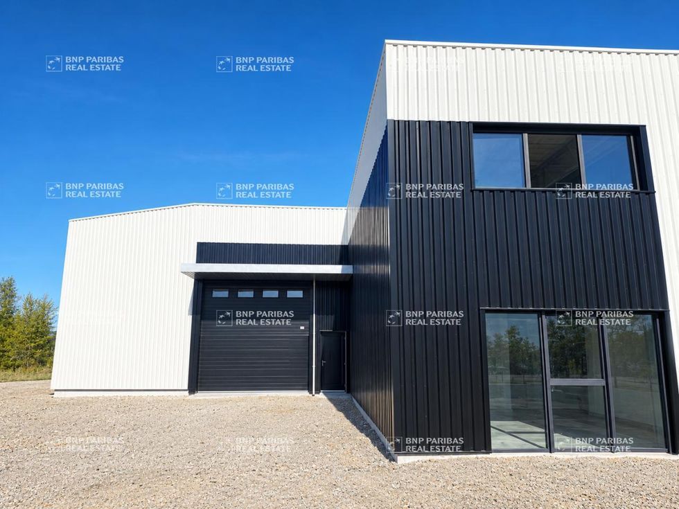 428 m² pour ce activité en location à Villeneuve-tolosane