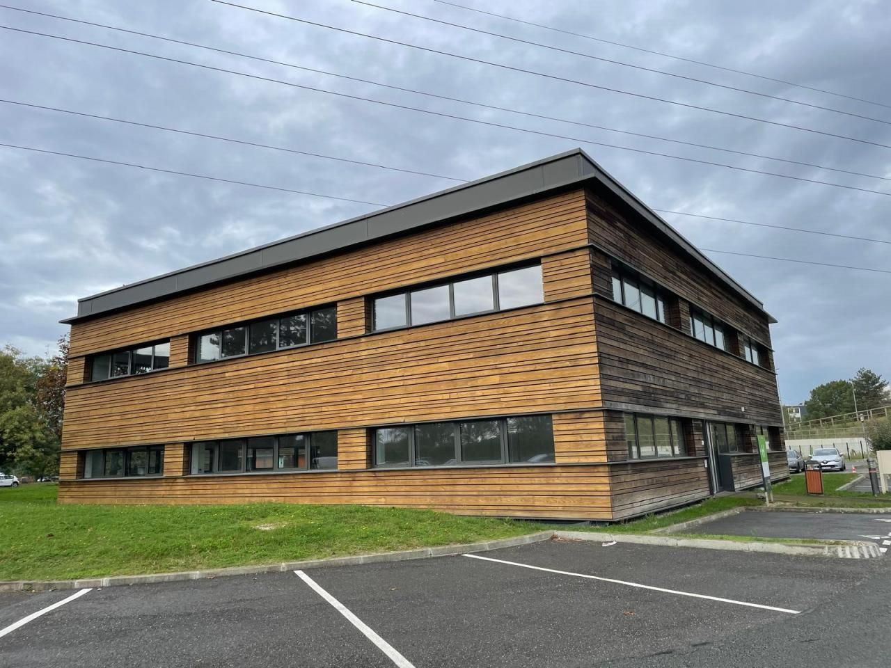 Location Bureaux 667 m² non divisibles 33700 Mérignac