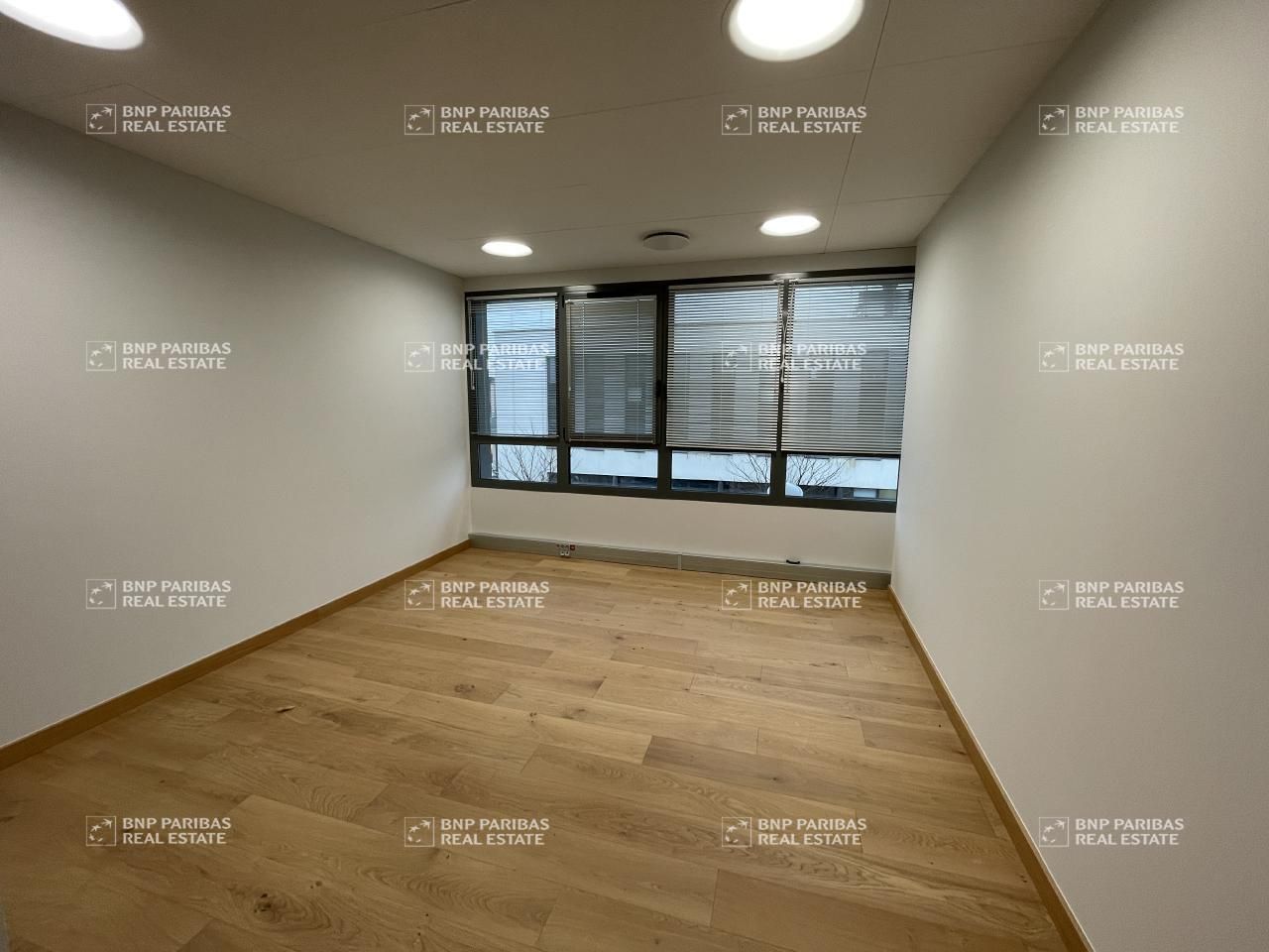456 m² pour ce bureaux en location à Saint-grégoire