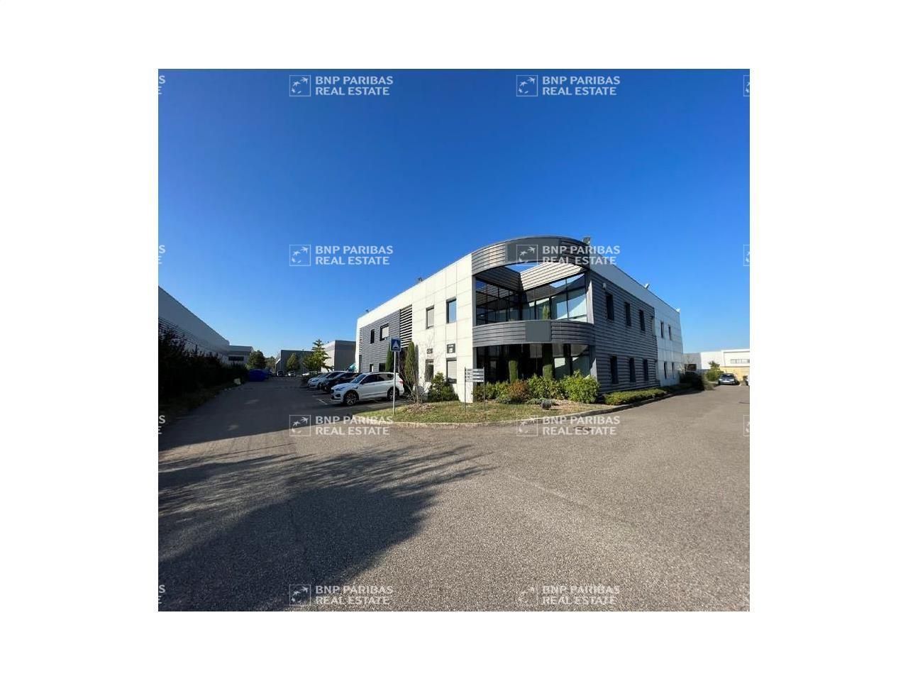 3506 m² pour ce activité en location à Saint-priest