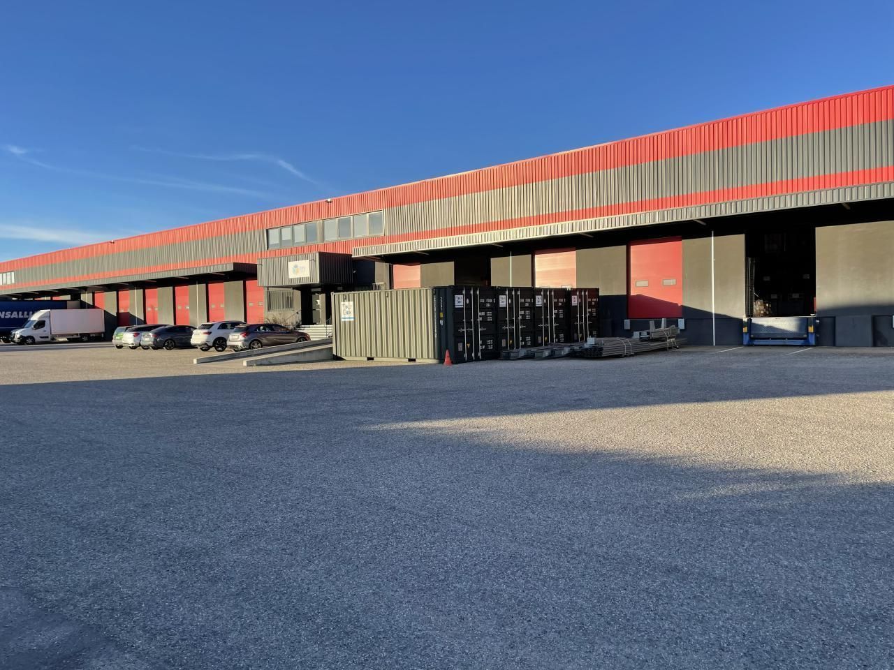 1974 m² pour ce activité en vente à Saint-quentin-fallavier