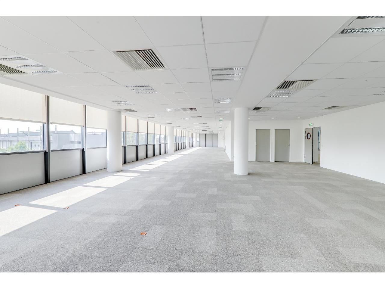 4960 m² pour ce bureaux en location à Arcueil