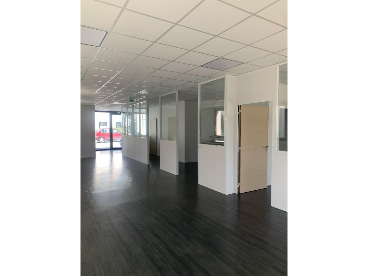 Location Bureaux 2300 m² divisibles 93200 Saint denis