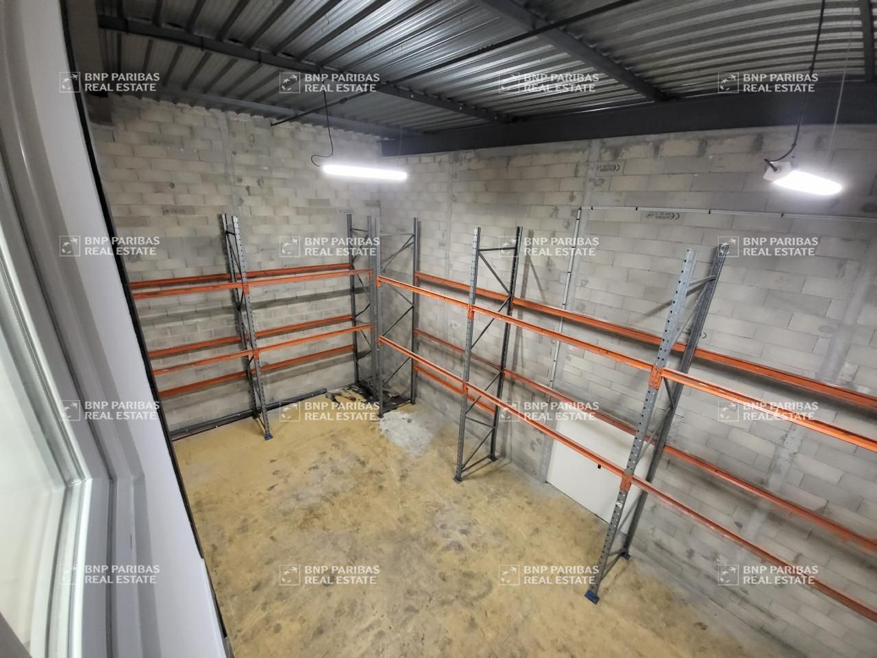 580.8 m² pour ce activité en location à Servon