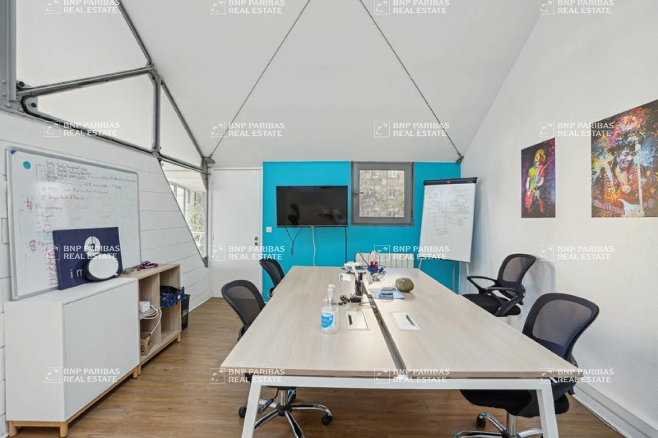 480 m² pour ce bureaux en location à Cachan