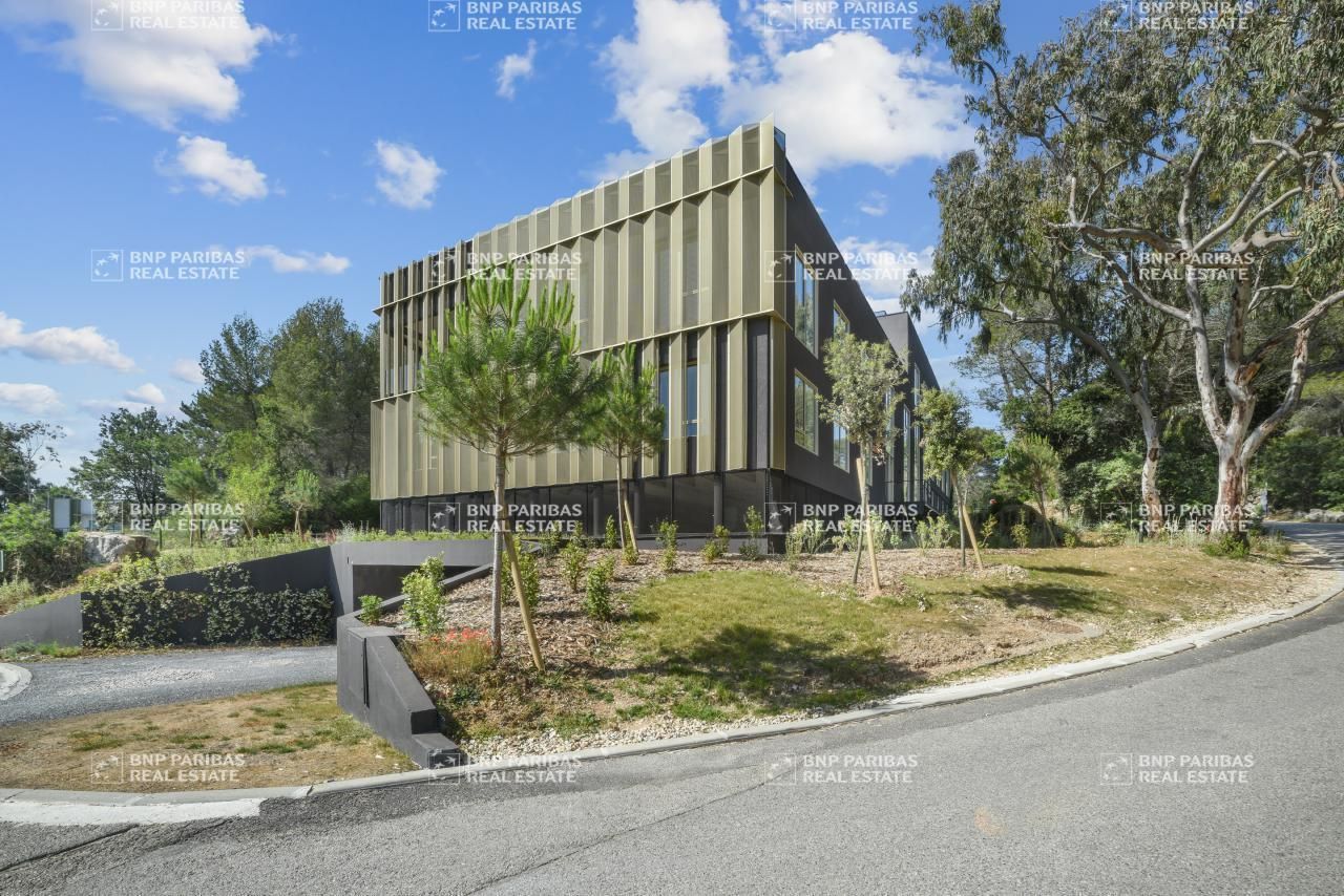 1338.44 m² pour ce bureaux en location à Valbonne