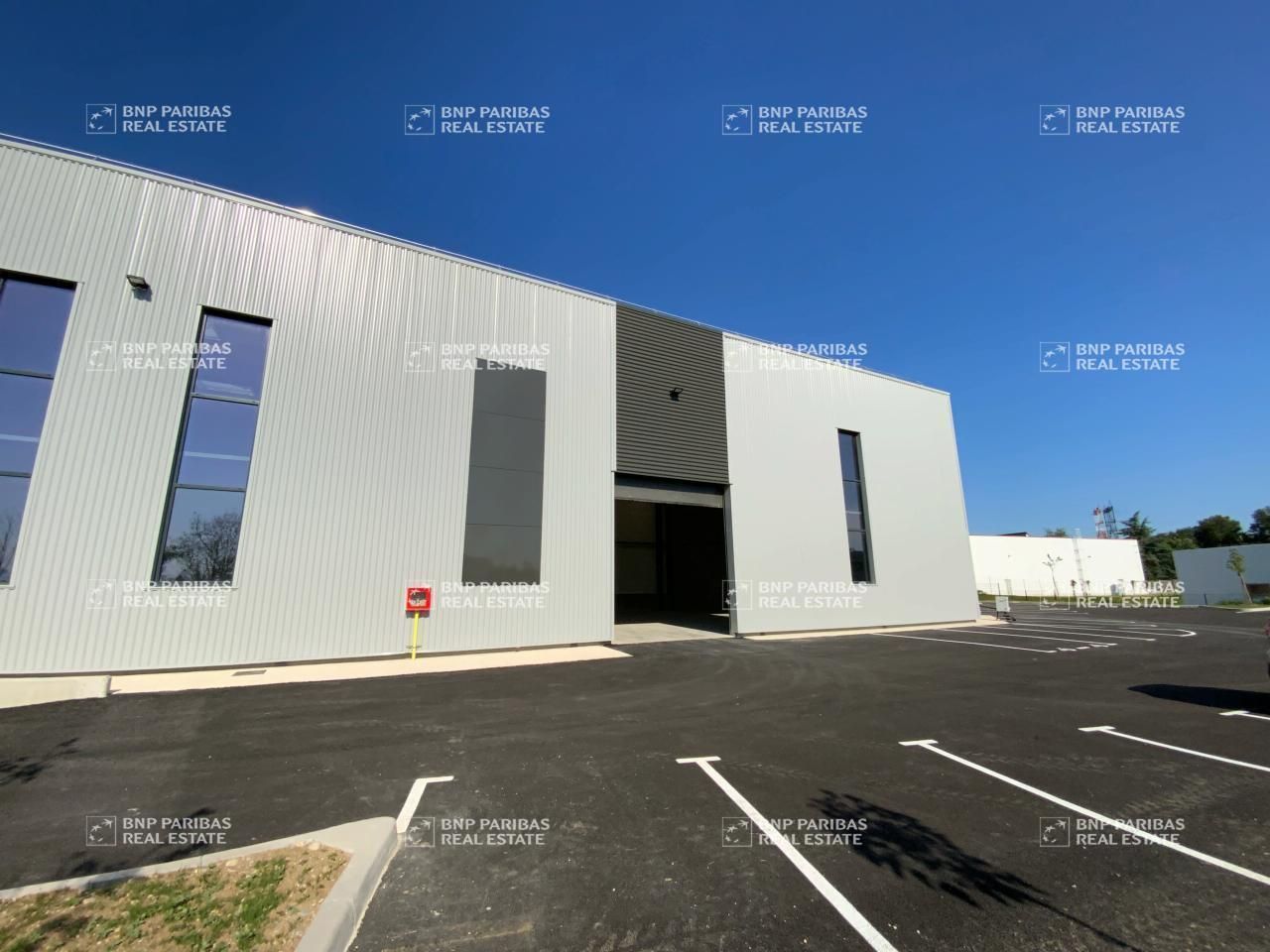 1630 m² pour ce activité en vente à Saint-quentin-fallavier