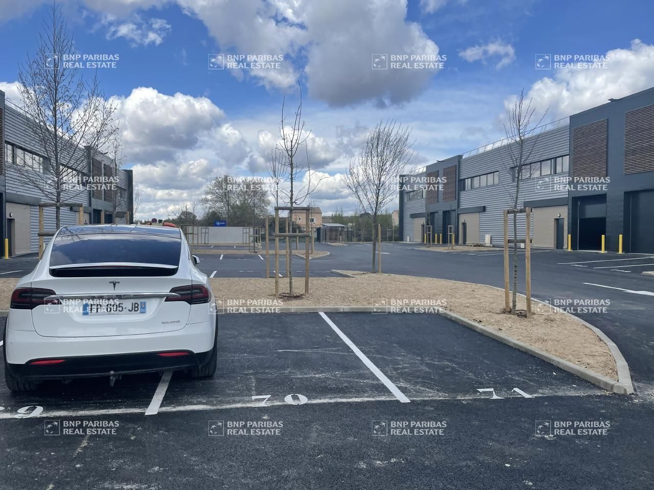 362 m² pour ce activité en location à Saint-victoret