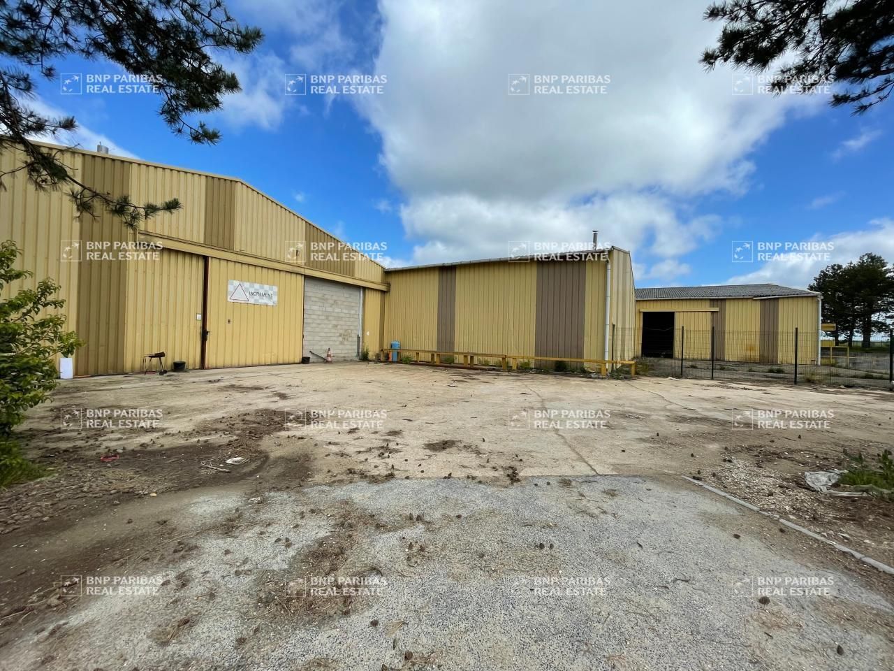 Vente Activité 9414 m² non divisibles 78850 Thiverval-grignon