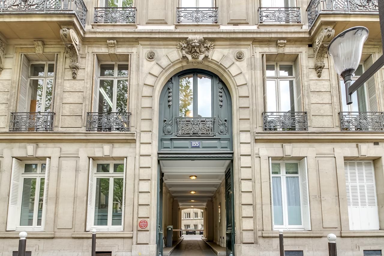 2107 m² pour ce bureaux en location à Paris