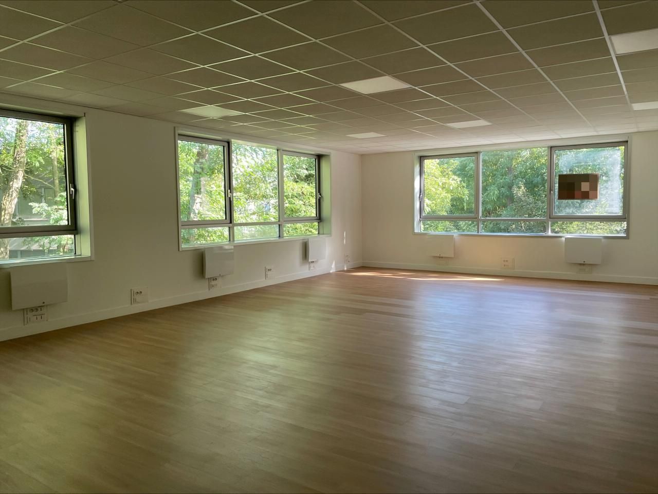 Location Bureaux 1137 m² divisibles 95610 Éragny