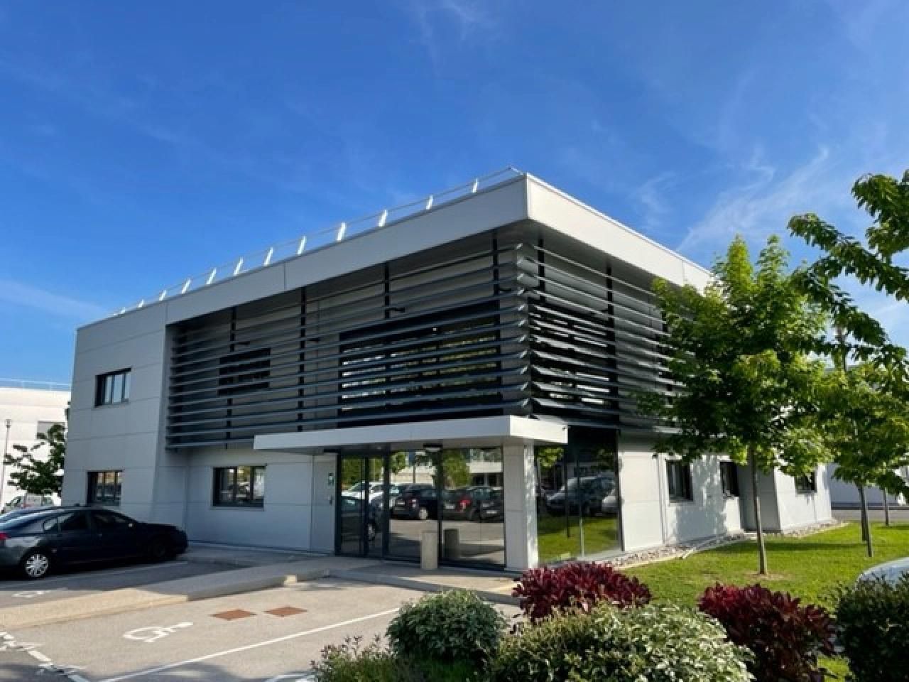 Location Bureaux 1230 m² divisibles 74160 Archamps