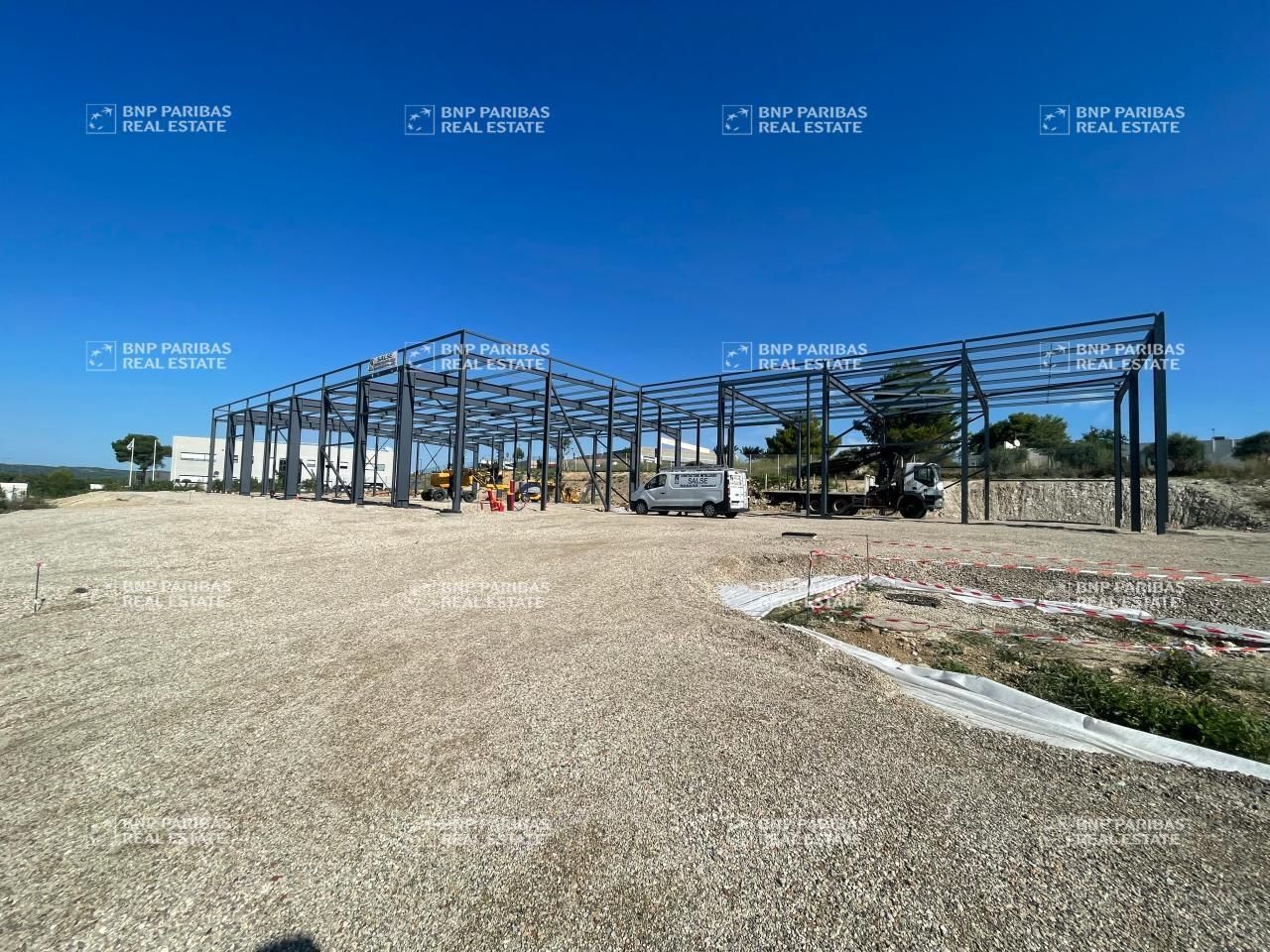 Location Activité 2755 m² non divisibles 13410 Lambesc