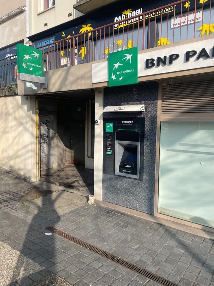 217 m² pour ce local commercial en vente à Châtenay-malabry