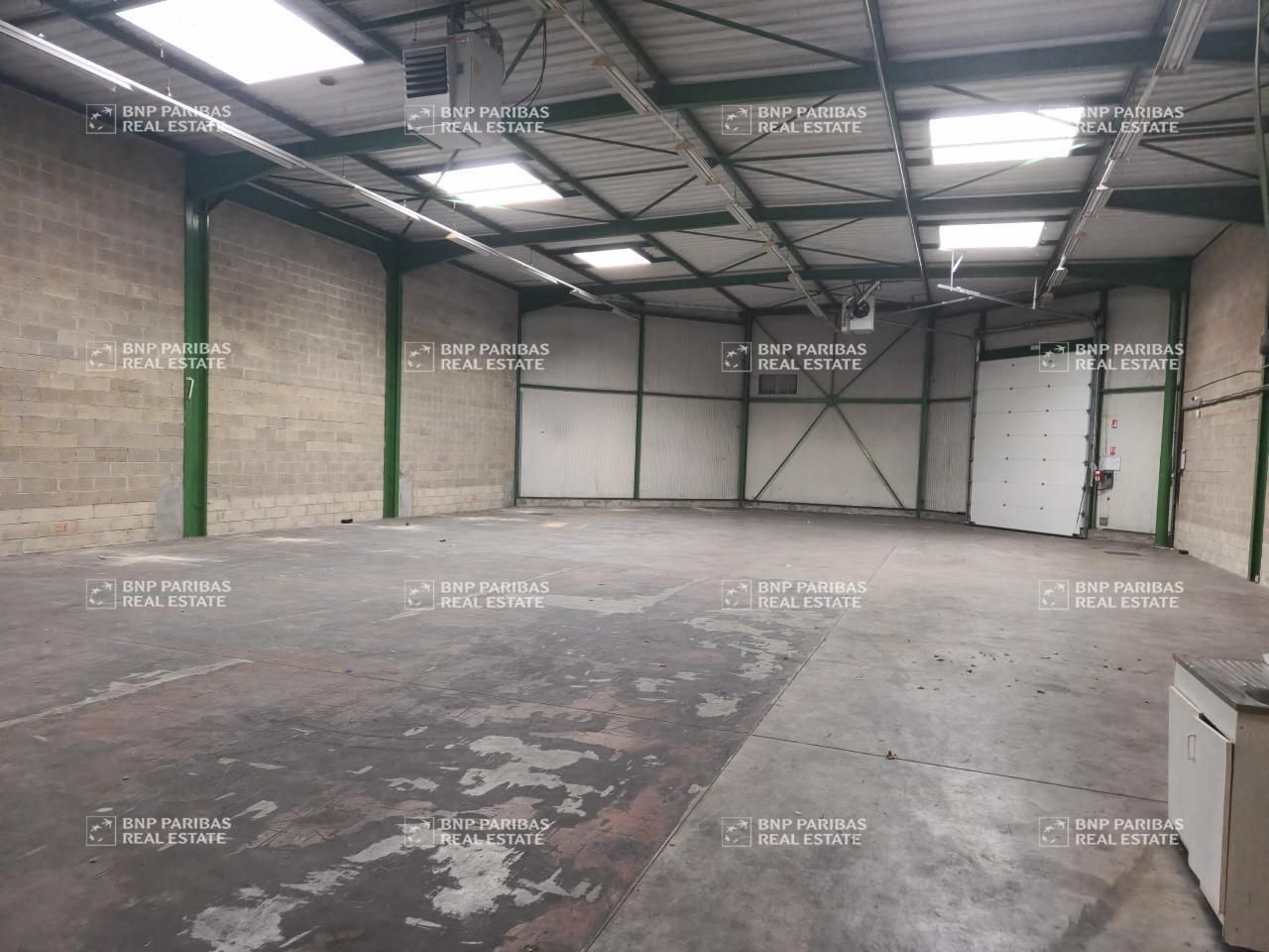 2633 m² pour ce pme-pmi en location à Saint-thibault-des-vignes