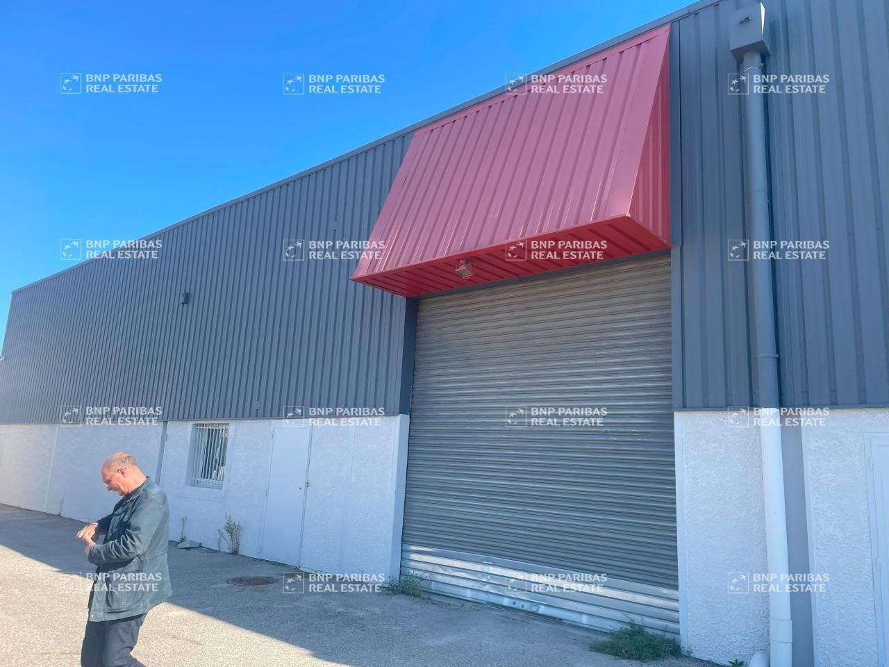 452 m² pour ce activité en location à Rognac