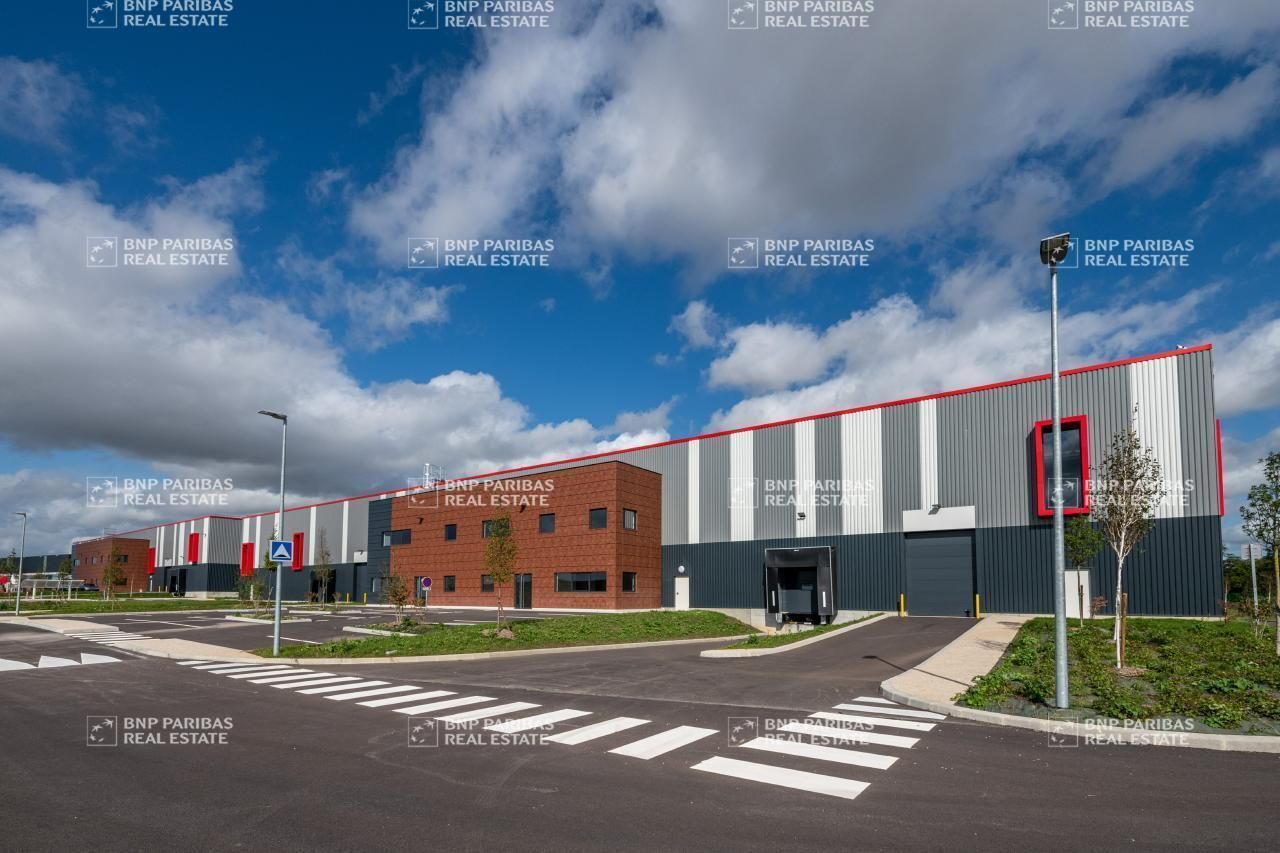 Location PME-PMI 1310 m² non divisibles 95500 Le thillay