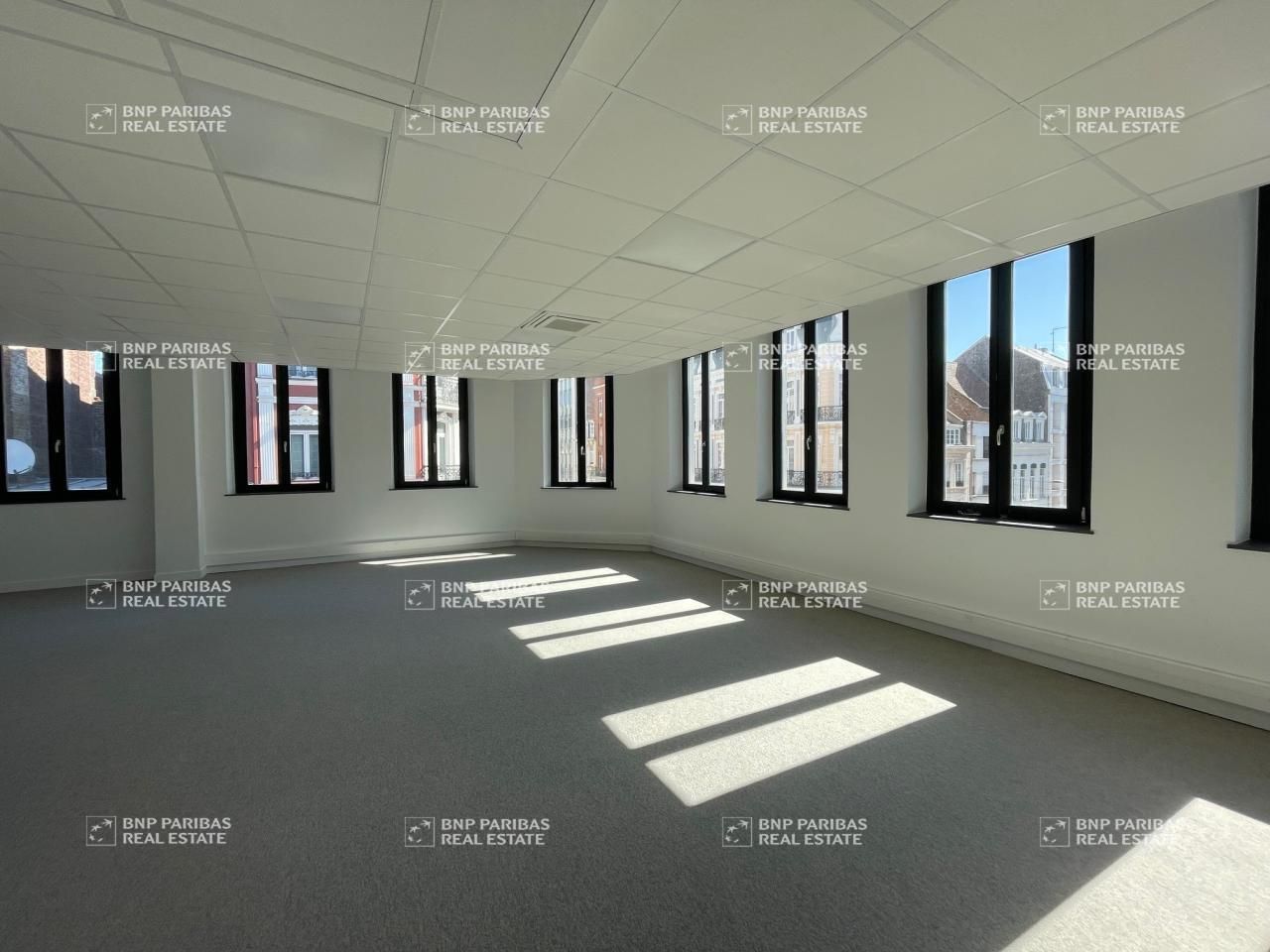 260 m² pour ce bureaux en location à Lille