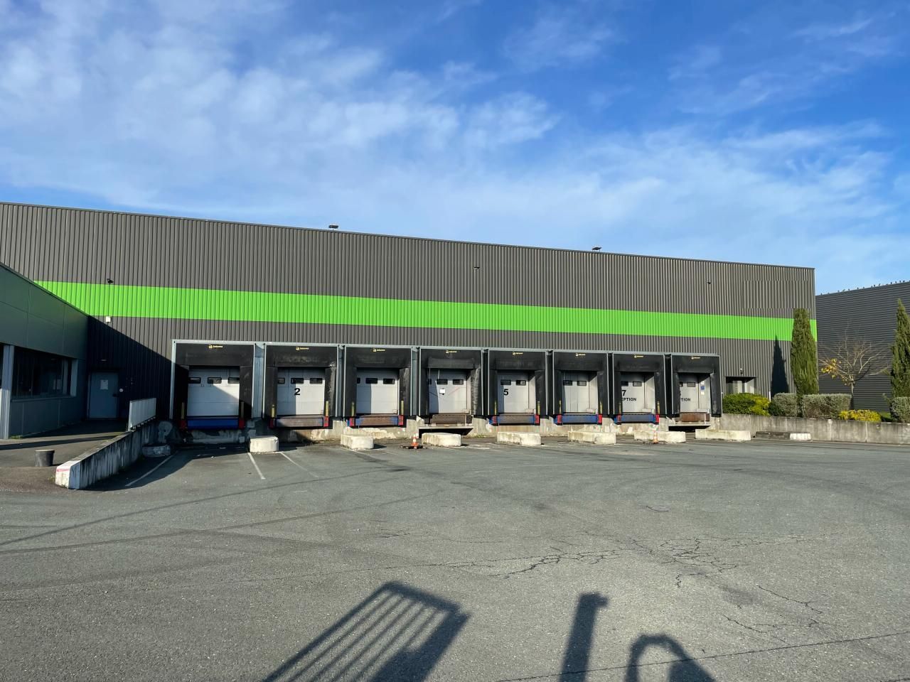 2980 m² pour ce activité en location à Beychac et caillau