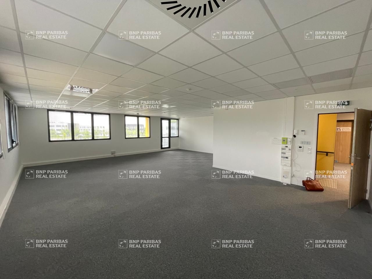 Location Bureaux 84.34 m² non divisibles 76230 Isneauville