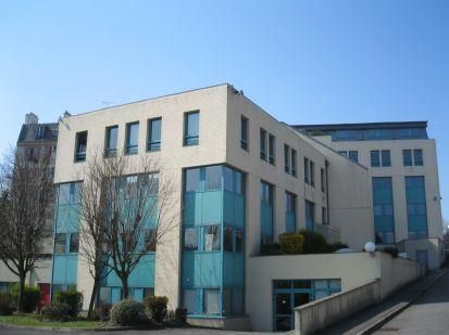 306 m² pour ce bureaux en location à Arcueil