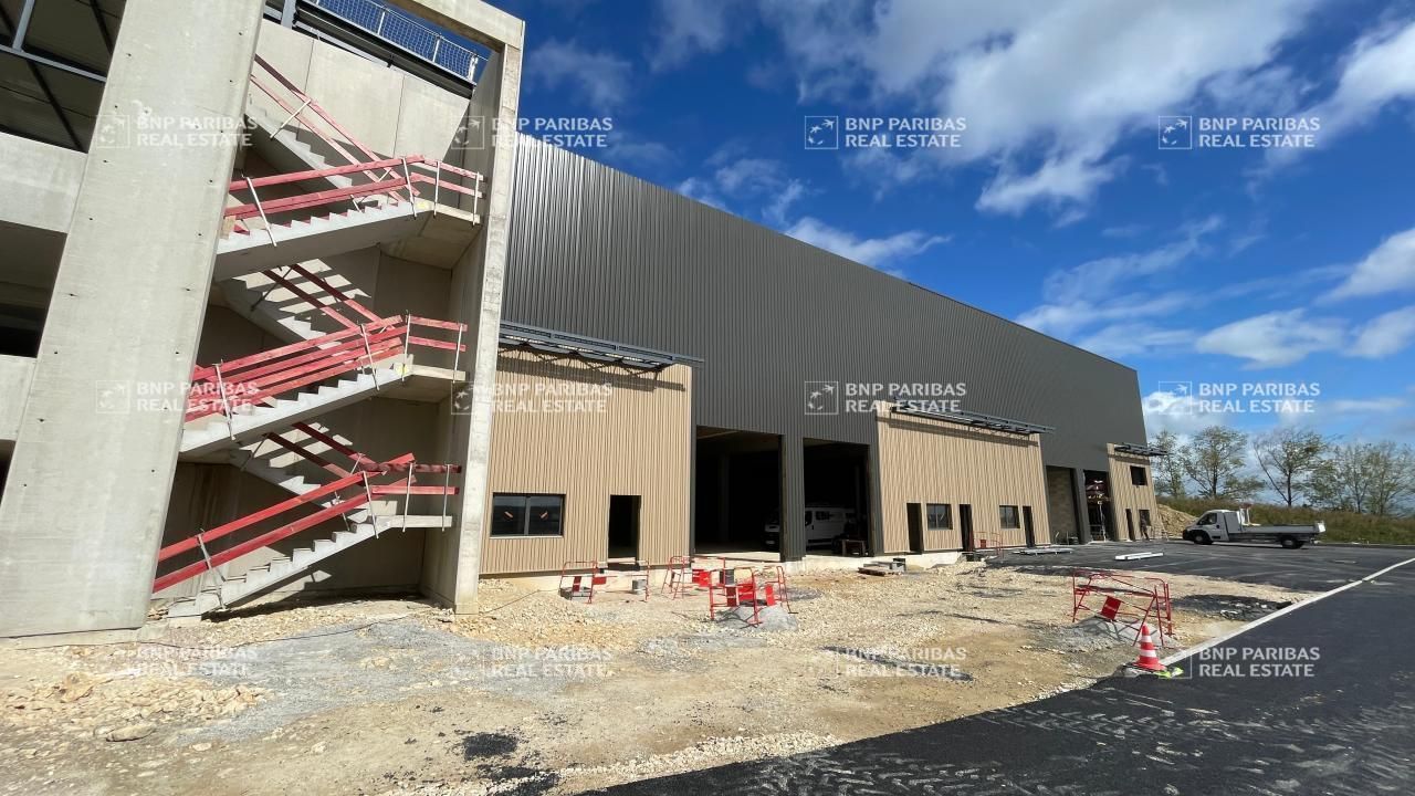 Vente Activité 2762.3 m² divisibles 54710 Ludres