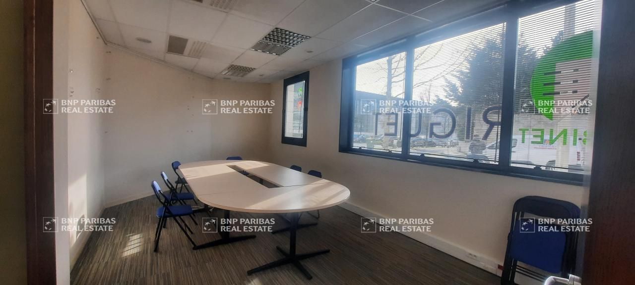 Location Bureaux 216.09 m² non divisibles 45100 Orléans
