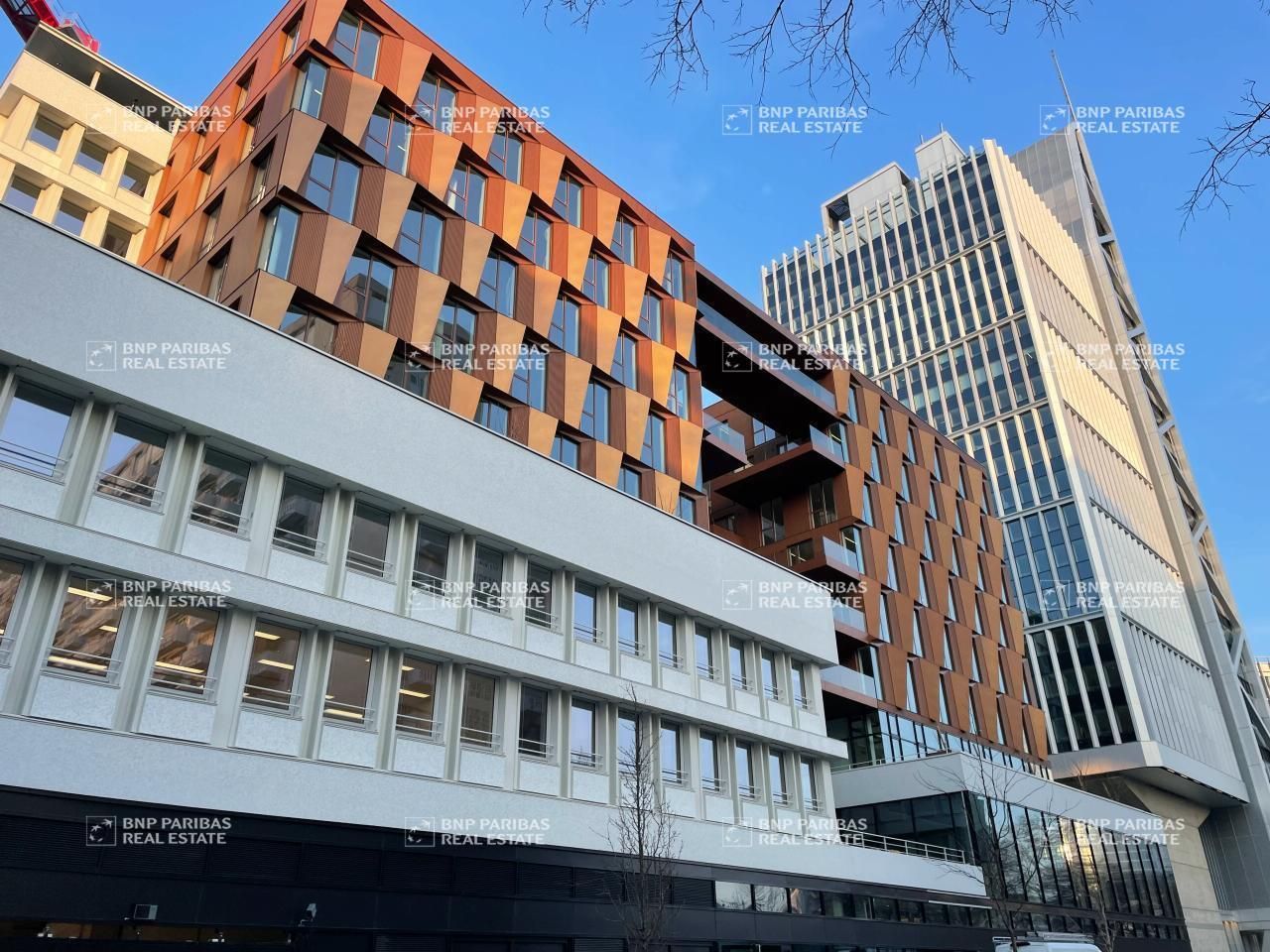 12076 m² pour ce bureaux en location à Lyon