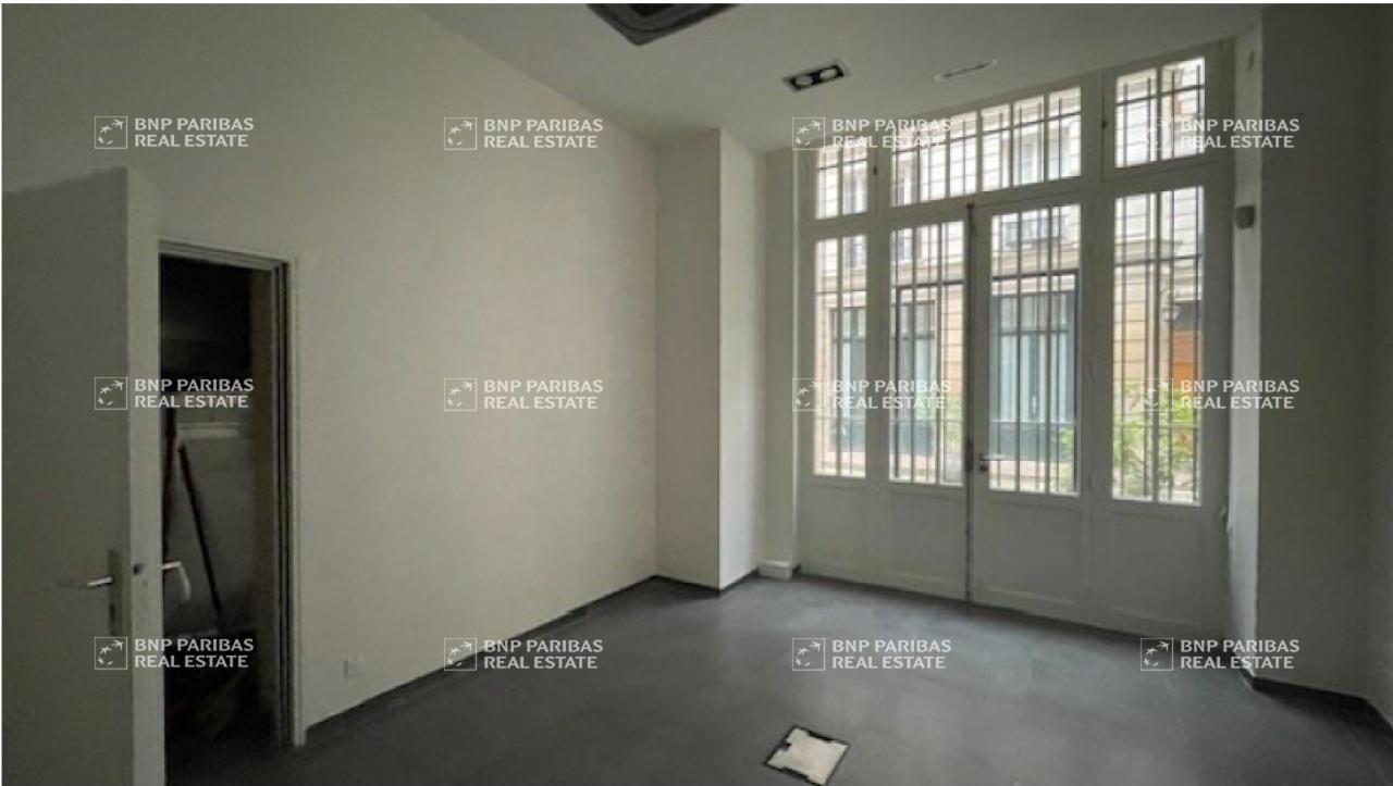 215.63 m² pour ce local commercial en location à Paris