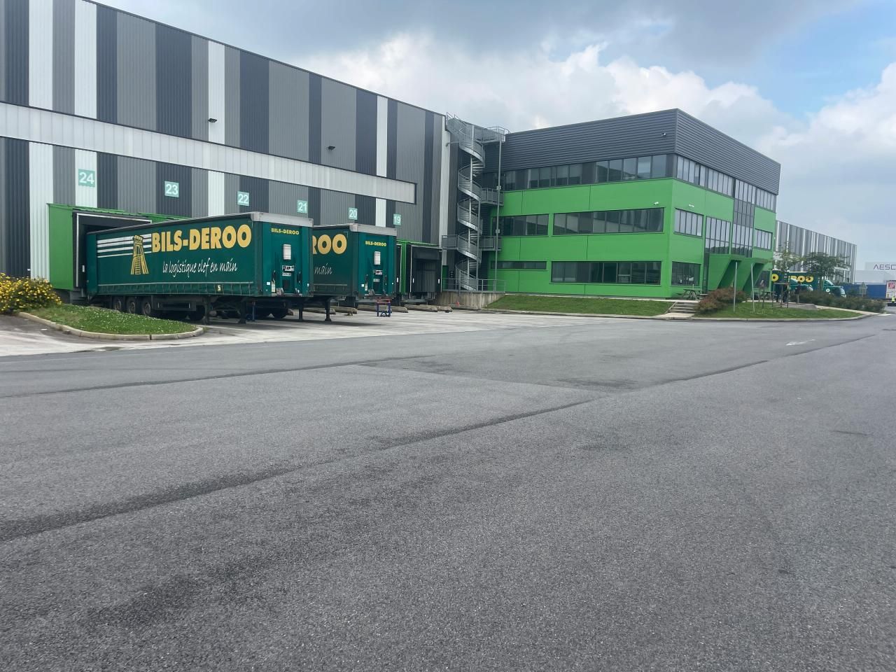 Location Entrepôts classe A 18898.5 m² non divisibles 59552 Lambres-lez-douai