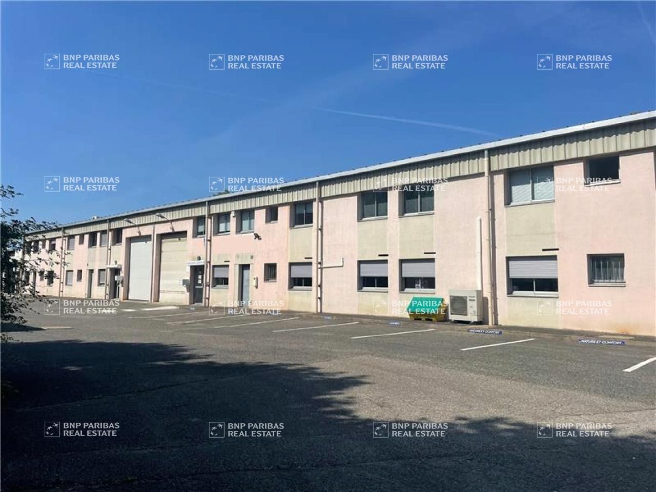 432.71 m² pour ce activité en location à Champagne-au-mont-d'or