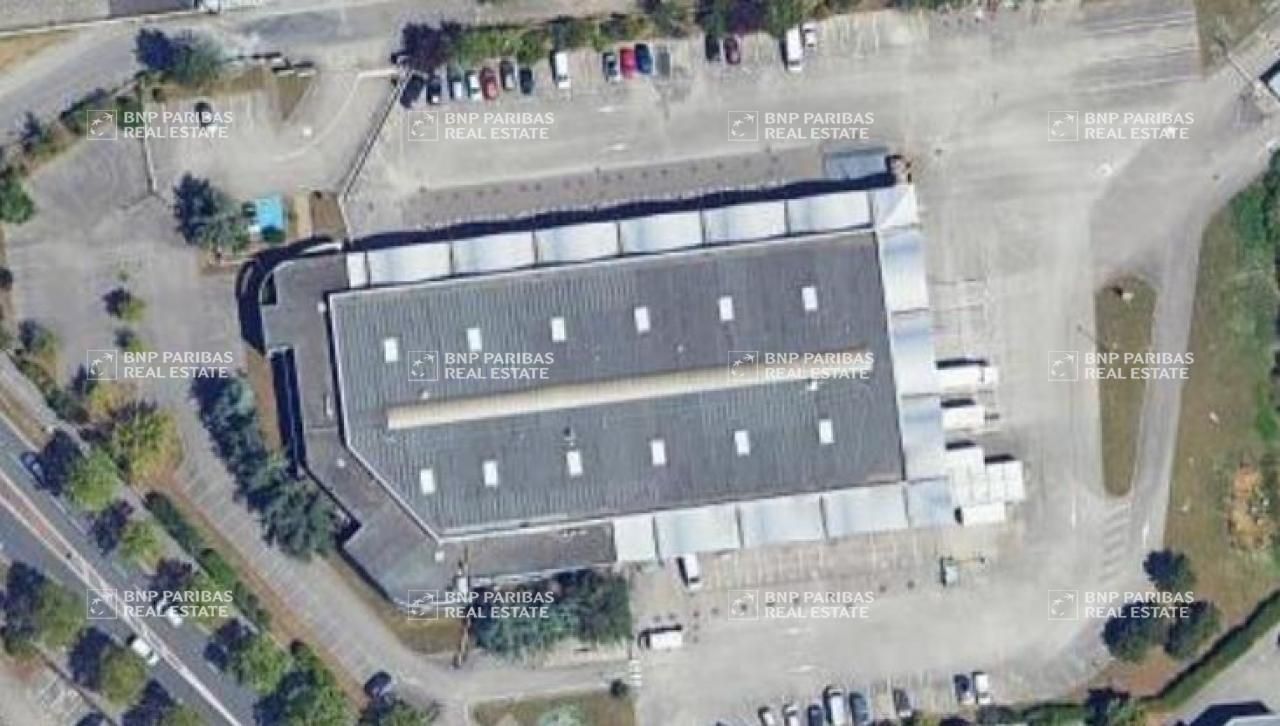 3817 m² pour cetentrepôts classe c en location à Décines-charpieu