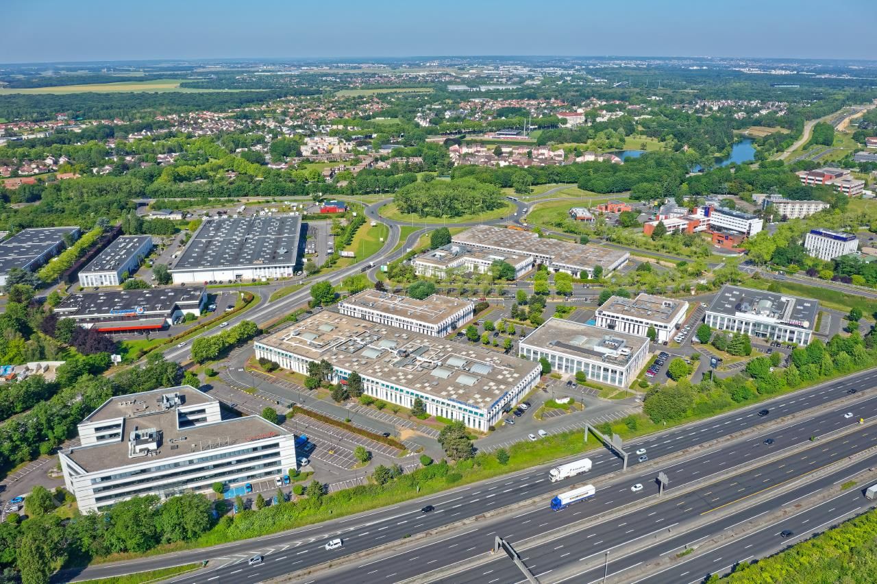 Location PME-PMI 4156 m² divisibles 91080 Courcouronnes