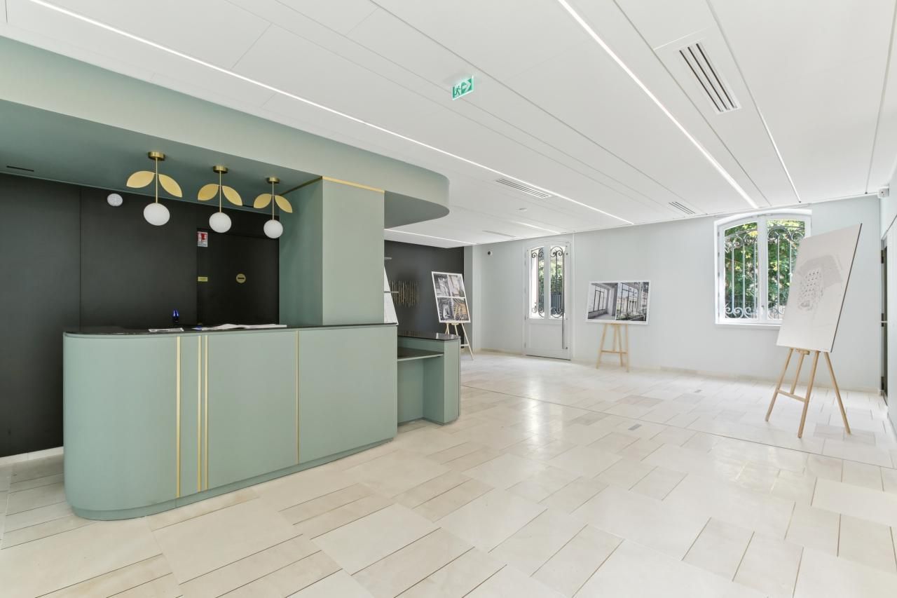 2409 m² pour ce bureaux en location à Paris
