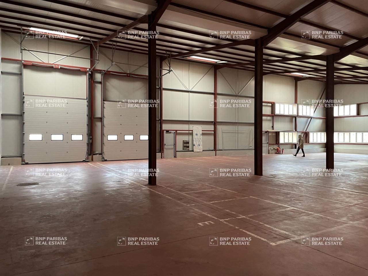 2100 m² pour ce activité en location à Carbon-blanc